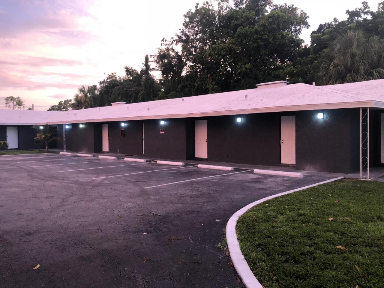 Bay Breeze Inn Bradenton Downtown Экстерьер фото