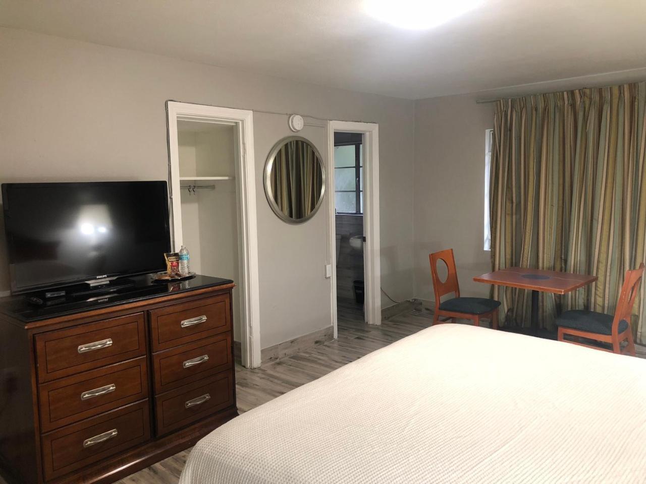Bay Breeze Inn Bradenton Downtown Экстерьер фото